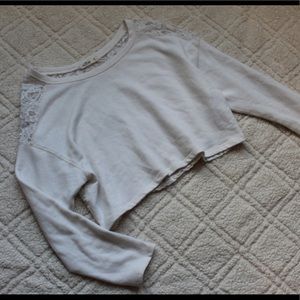 💛 Hollister Cropped Lace Sweater